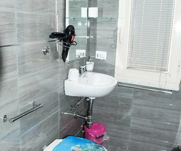 Le Isole 4* ナポリ